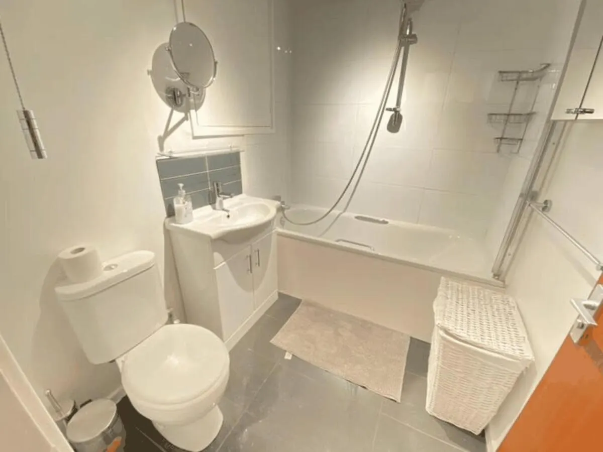 Apartment 1 Bedroom Apt In Woolwich With Free Parking London