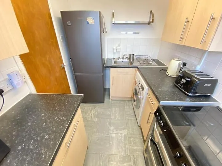 1 Bedroom Apt In Woolwich With Free Parking London